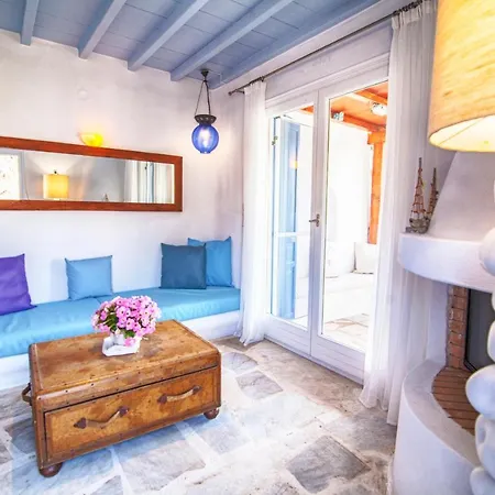 Aqualis Villa *